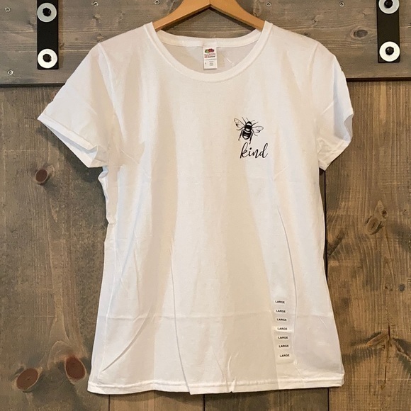 Fruit of the Loom Tops - Bee 🐝 Kind white cotton graphic T-shirt